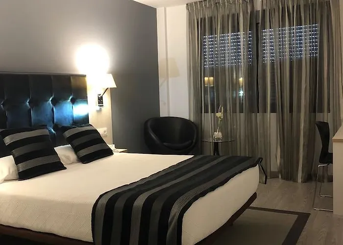 Отель Hotel Noia