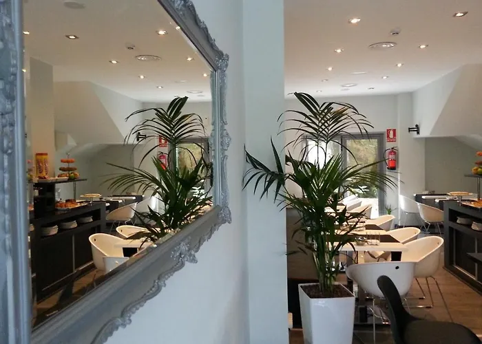 Отель Hotel Noia Нойя